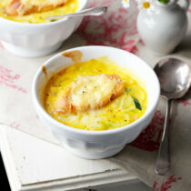 Zwiebel-Lauch-Suppe mit Safran Zwiebel-Lauch-Suppe mit Safran