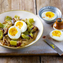 Gurkengemüse mit Eiern