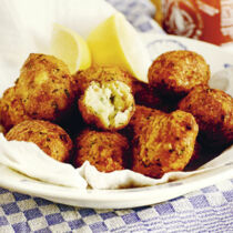 BOLINHOS DE BACALHAU BOLINHOS DE BACALHAU