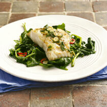 Fisch in Knoblauch-Rosmarin-Öl