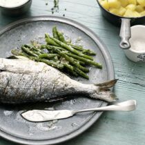 Kräuterdoraden mit Bohnen und Salzkartoffeln Kräuterdoraden mit Bohnen und Salzkartoffeln