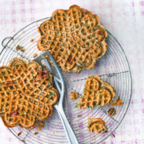 Spinatwaffeln mit Tomaten