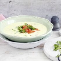 Kartoffelcremesuppe mit Räucherlachs Kartoffelcremesuppe mit Räucherlachs