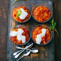 Apfelgrütze mit Zimtjoghurt Apfelgrütze mit Zimtjoghurt