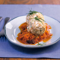 Fladenbrotknödel mit orientalischem Sauerkraut