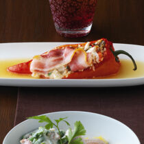 Spitzpaprika mit Thunfischfüllung