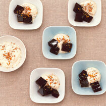 Espresso-Gelee mit Sambucasahne Espresso-Gelee mit Sambucasahne