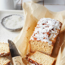 Bananen-Kokos-Kuchen mit Buttermilch und Rum