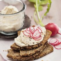 Vollkorn-Bruschette mit Forelle