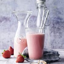 Pistache à la Fraise mit Pistazien, Yacon-Sirup und Kokos Pistache à la Fraise mit Pistazien, Yacon-Sirup und Kokos