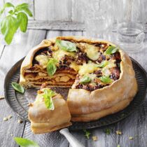 Pizza-Torte mit Hähnchenfilet Pizza-Torte mit Hähnchenfilet