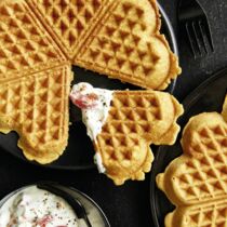 Maiswaffeln mit Tomatenquark Maiswaffeln mit Tomatenquark