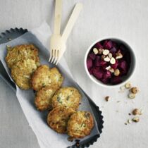 Orientalisches Gemüse mit Roter Bete und Getreidebratlingen Orientalisches Gemüse mit Roter Bete und Getreidebratlingen