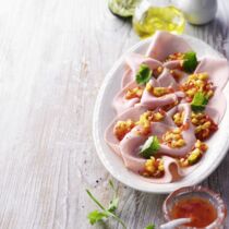 Puten-Carpaccio mit Salsa Puten-Carpaccio mit Salsa