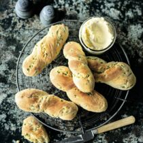 Spargelbrötchen mit Zitronenbutter