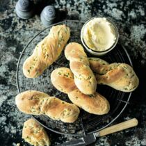 Spargelbrötchen mit Zitronenbutter