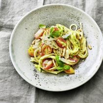 Pasta mit Avocadopesto