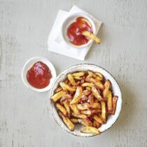Pommes frites mit Ketchup Pommes frites mit Ketchup