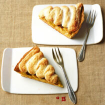 Rhabarbertarte mit Baiserhaube Rhabarbertarte mit Baiserhaube