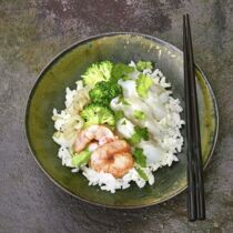 Chirashi mit Kabeljau und Garnelen