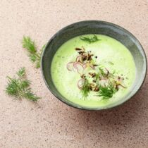 Kalte Avocado-Buttermilch-Suppe