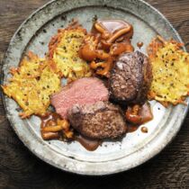 Hirschsteaks mit Waldpilzen