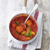 Linsenbällchen mit Tomatensauce Linsenbällchen mit Tomatensauce