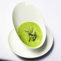 Grüne Spargelsuppe mit Hühnerroux Grüne Spargelsuppe mit Hühnerroux