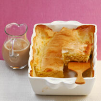 Bananenstrudel mit Schokoladensauce