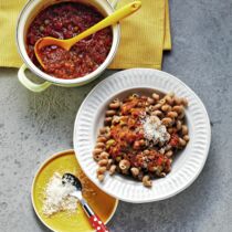 Pasta mit Gemüse-Tomaten-Sauce