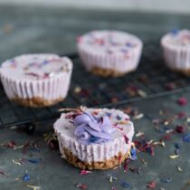 Mini-Ube-Cheesecakes