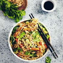 Asia-Wok-Nudeln mit buntem Gem&uuml;se