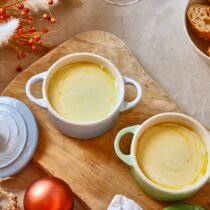 Käsefondue mit Emmentaler und Gruyere Käsefondue mit Emmentaler und Gruyere