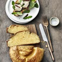 Brioche
mit Ziegenkäse Brioche
mit Ziegenkäse