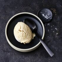 Gesalzenes Butterkaramelleis Gesalzenes Butterkaramelleis