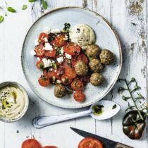 Hackbällchen auf Tomaten-Carpaccio Hackbällchen auf Tomaten-Carpaccio