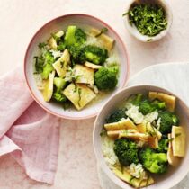 Brokkoli-Reis-Suppe mit Ei