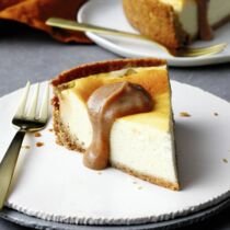 Käsekuchen mit
Dattel-Salz-Karamell Käsekuchen mit
Dattel-Salz-Karamell