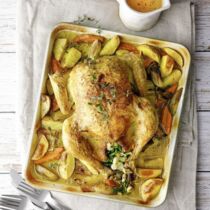 Ofenhähnchen mit Wirsing-Haselnuss-Füllung Ofenhähnchen mit Wirsing-Haselnuss-Füllung