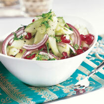 Gurkensalat mit Granatapfel
