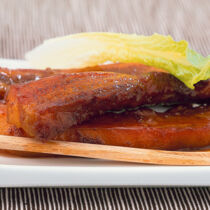 Geschmorter Schweinebauch