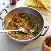 Zucchini-Erdnuss-Sauce