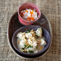 Weißes Mandel-Korma-Huhn Weißes Mandel-Korma-Huhn