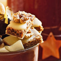 Walnuss-Lebkuchenecken