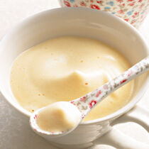 Luftiges Pfirsich-Orangen-Sabayon Luftiges Pfirsich-Orangen-Sabayon