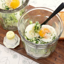 Eier im Glas mit Gurken Eier im Glas mit Gurken