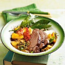 Rehschulter mit Linsen und Wurzeln