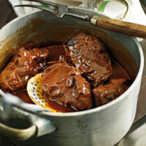 Sauerbraten mit Preiselbeeren