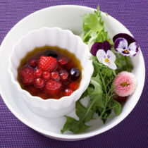 Himbeervinaigrette mit Waldbeeren Himbeervinaigrette mit Waldbeeren