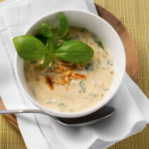 Basilikum-Pinienkern-Mayonnaise